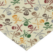 Piraten-Schädel mit gekreuzten Schwertern Kurzer Tischläufer (Ecke)