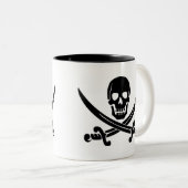 Piraten-Schädel u. gekreuzte Schwerter Zweifarbige Tasse (VorderseiteRechts)