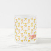 Piraten Silhouette Crossbones Muster NAME Farbenfr Mattglastasse (Mittel)