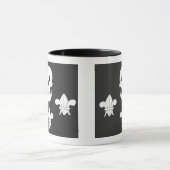 PIRATENFLAGGE SKULL UND DREI LILIES FLAG TASSE (Zentrum)