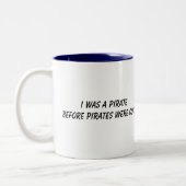 Piratenflagge-Tasse Zweifarbige Tasse (Links)