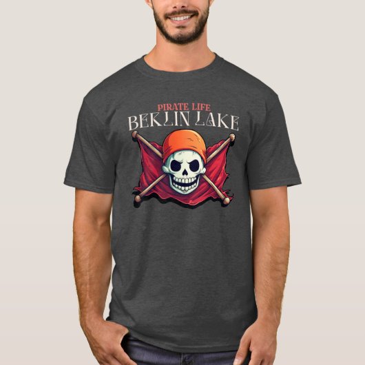 Piratenleben, Skull & Flag T-Shirt (Vorderseite)