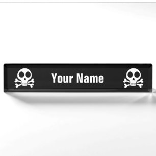 Piratenschädel-Design Namensplakette