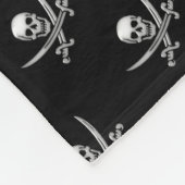 Piratenschädel und Schwertkreuze Fleecedecke (Ecke)