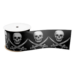 Piratenschädel und Schwertkreuze Satinband