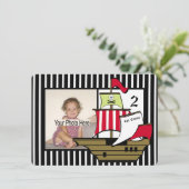 Piratenschiff Geburtstags-Foto Einladung (Stehend Vorderseite)