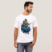 Piratenschiff in Sturmsee T-Shirt (Vorne ganz)