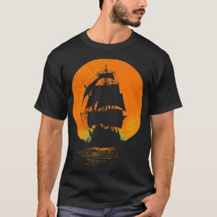 Piratenschiff Sonnenuntergang Classic TShirt