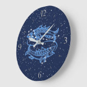 Pisces Constellation und Zodiac Sign with Stars Große Wanduhr (Winkel)