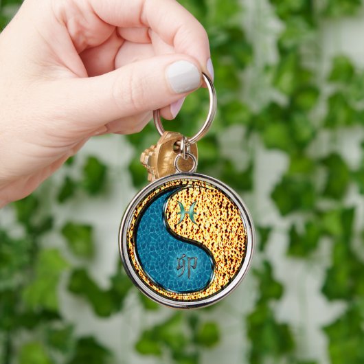 Pisces & Fire Rabbit Schlüsselanhänger (Hand)