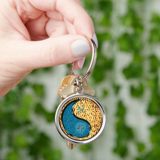 Pisces & Fire Rabbit Schlüsselanhänger (Hand)