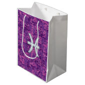 Pisces Zodiac Sign auf Pink Digital Camouflage Mittlere Geschenktüte (Vorderseite Schrägansicht)