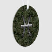 Pisces Zodiac Sign auf Woodland Green Digital Camo Ornament (Vorderseite)