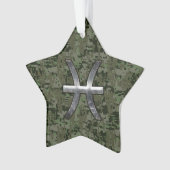 Pisces Zodiac Sign auf Woodland Green Digital Camo Ornament (Vorderseite)
