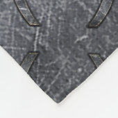 Pisces Zodiac Symbol in Grunge Steel Print Fleecedecke (Ecke)