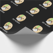 Pist-achioo Funny Sneezing Pistachio Pun Dark BG Geschenkpapier (Ecke)