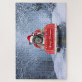 Pit Bull Dog in Snow sitzend im Weihnachtswagen Puzzle (Vertikal)