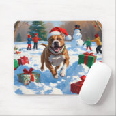 Pitbull Hund läuft im Schnee mit Weihnachtshut Mousepad (Mit Mouse)
