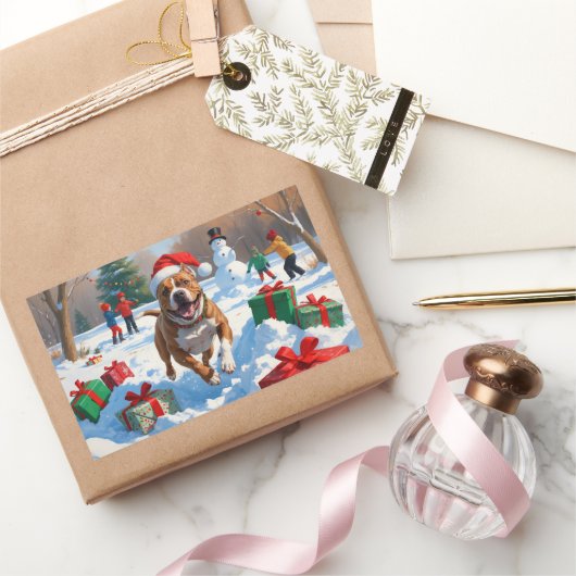 Pitbull Hund läuft im Schnee mit Weihnachtshut Rechteckiger Aufkleber (Schenken)