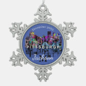 Pittsburgh in Graffiti Schneeflocken Zinn-Ornament (Vorderseite)