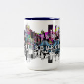 Pittsburgh, Pennsylvania in Graffiti Zweifarbige Tasse (Mittel)