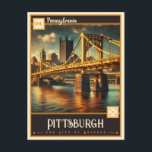 Pittsburgh, Pennsylvania | VINTAG Postkarte<br><div class="desc">Treten Sie ein in die Vergangenheit und tauchen Sie ein in die reiche Geschichte und die lebendige Energie von Pittsburgh mit dieser exquisiten Vintagen Postkarte. Diese Postkarte mit einer atemberaubenden Abbildung, die das Wesen der ikonischen Skyline der Stadt, die historischen Sehenswürdigkeiten und die lebendige Kultur aufnimmt, dient als bezaubernde Erinnerung...</div>