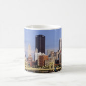 Pittsburgh-Skyline Allegheny Fluss Clemente Brücke Kaffeetasse (Mittel)