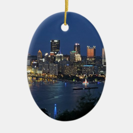Pittsburgh-Skyline an der Dämmerung Keramik Ornament (Vorne)