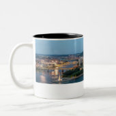 Pittsburghskyline-Kaffee-Tasse Zweifarbige Tasse (Links)