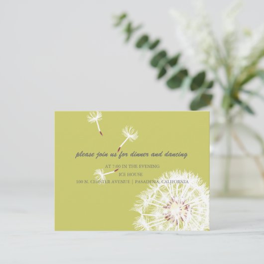 Pix Dezines Dandelion, dunkle Hintergrundfarben Einladung (Stehend Vorderseite)