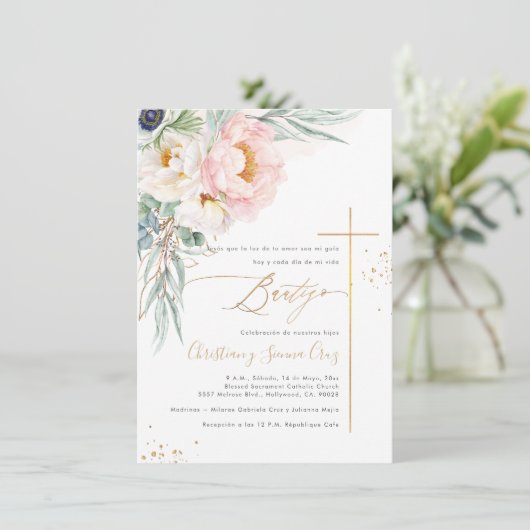 PixDezines H2 Blush Peonies Eucalyptus Bautizo Einladung (Stehend Vorderseite)