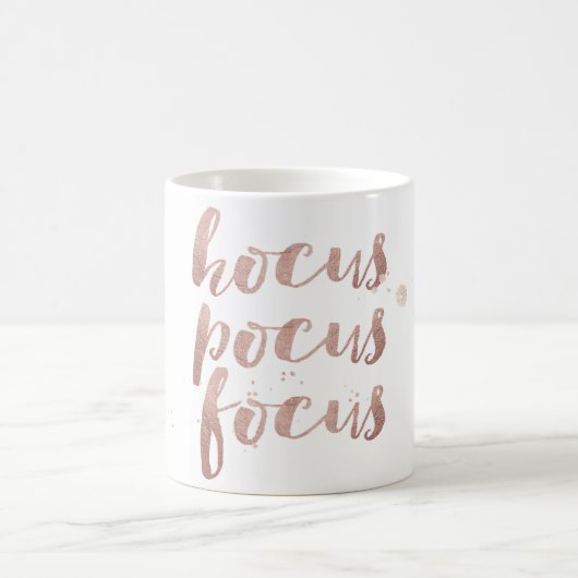 PixDezines Hocus/Pocus/Focus/Imitats Rose Gold Kaffeetasse (Mittel)