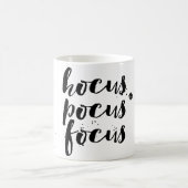 PixDezines Hocus/Pocus/Focus Kaffeetasse (Mittel)
