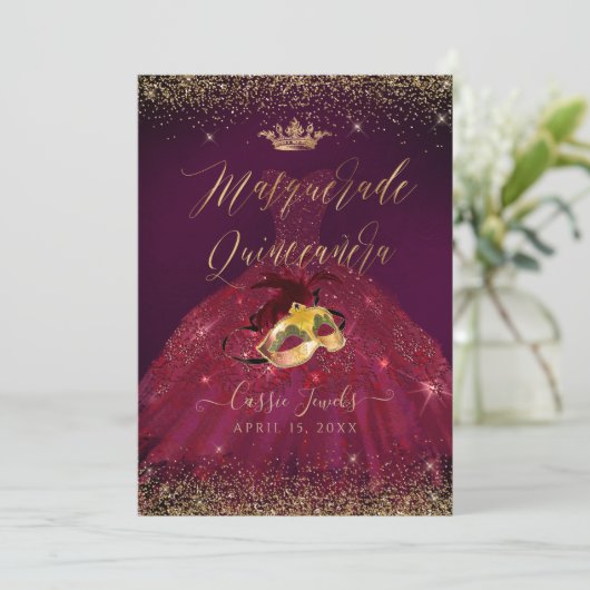 PixDezines Masquerade Quinceanera Burgundy Gold Einladung (Stehend Vorderseite)