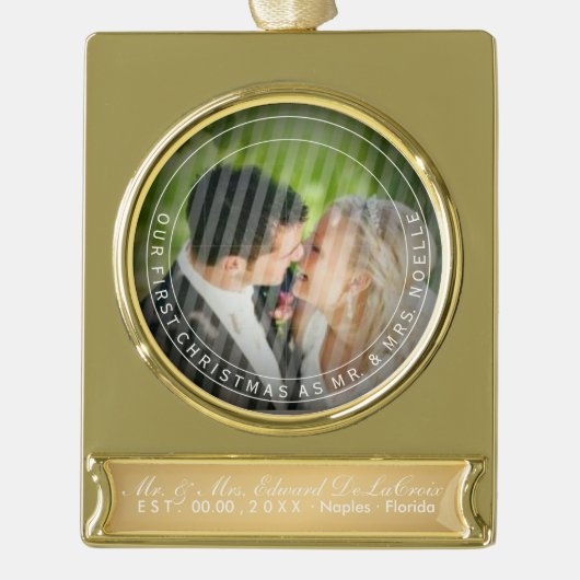 PixDezines Mr. & Mrs. First Christmas Wedding Foto Banner-Ornament Gold (Vorderseite)