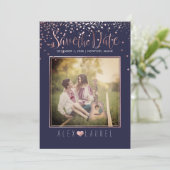 PixDezines Rettete Datum/Imitate Rose Gold Confett Einladung (Stehend Vorderseite)