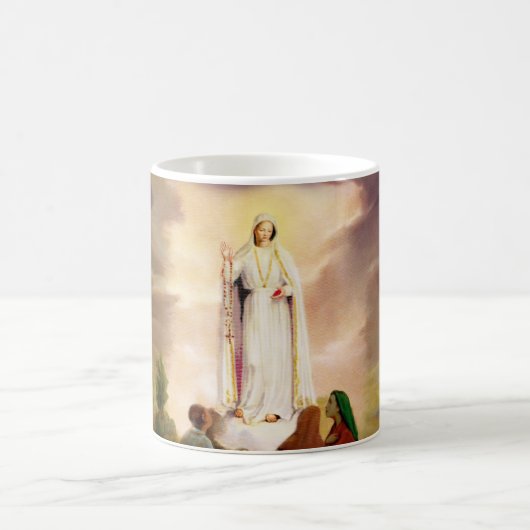PixDezines, unsere Lady von Fatima Kaffeetasse (Mittel)