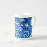 PixDezines van gogh sternige Nacht/st. Remy Porzellantasse<br><div class="desc">Van Goghs berühmtes Gemälde "The Starry Night". In den 1880er Jahren, als er während seines bleibe am Asyl von Saint Remy bemalt wurde, stellte van Gogh die sanften Hügel und Zypressen dar, die er aus seinem Fenster sah. Digitale Verstärkung durch PixDezines. Copyright © 2008-2016 PixDezines.com™ und PixDezines™ auf zazzle.com. Alle...</div>