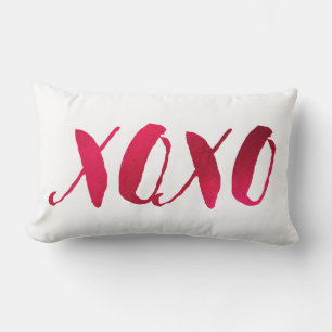 PixDezines XOXO in Imitaten Roter Film Lendenkissen
