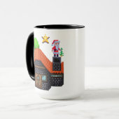 Pixel Art Santa auf dem Dach Weihnachtshaus Szene Tasse (Vorderseite Links)