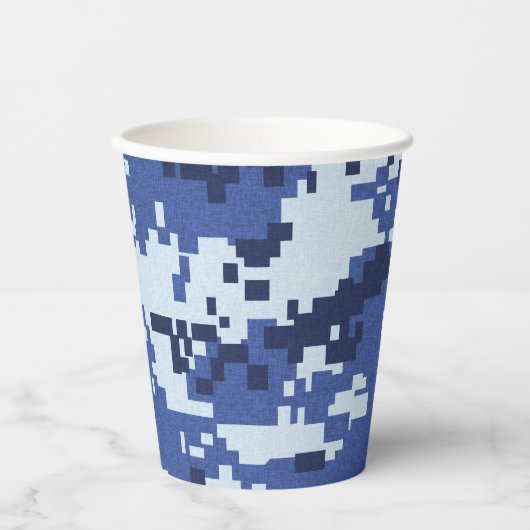 Pixel Blue Camouflage Pappbecher (Vorderseite)