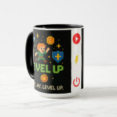 Pixel Gamer Mug – Level Up Retro Gaming Style Tasse (Vorderseite Links)