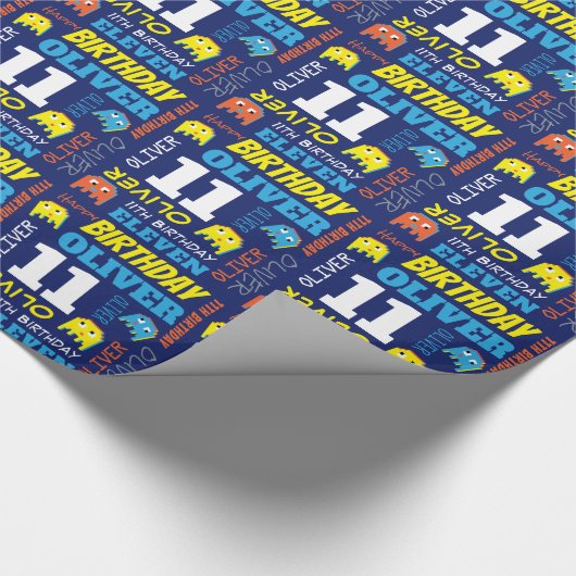 Pixel-Gaming-Alien 11. Geburtstag hell nach Maß Geschenkpapier (Ecke)