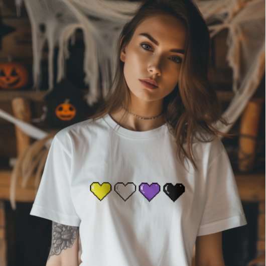 Pixel-Herz für nichtbinäre Flag T-Shirt