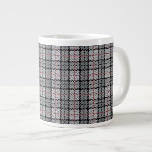 Pixel Karo in Grau mit rotem Streifen Jumbo-Tasse