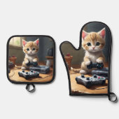 "Pixel Paws: The Gamer Kitten in Action" Ofenhandschuh & Topflappen-Set (Vorderseite)
