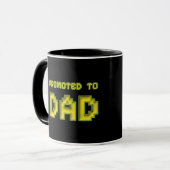 Pixel zum Dad Gamer befördert Tasse (Vorderseite Links)