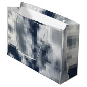 Pixelated Gift Bag Große Geschenktüte (Vorderseite Schrägansicht)