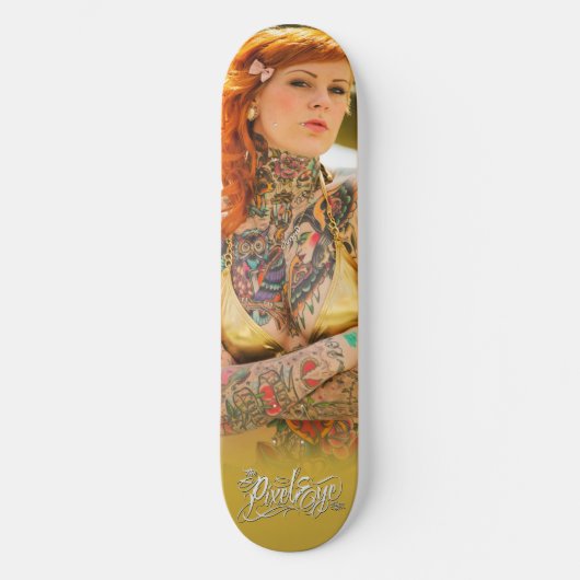 Pixeleye - Katy Gold Skateboard Deck (Vorderseite)