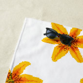 Pixelige gelbe Lilienblume Strandtuch (Beispiel)